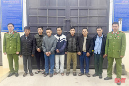  Khởi tố 12 đối tượng đánh “liêng” ăn tiền