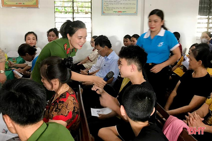 Kiều Trang là thành viên chủ chốt trong công tác tuyên truyền pháp luật của Công an tỉnh. anh 11333 copy.jpg