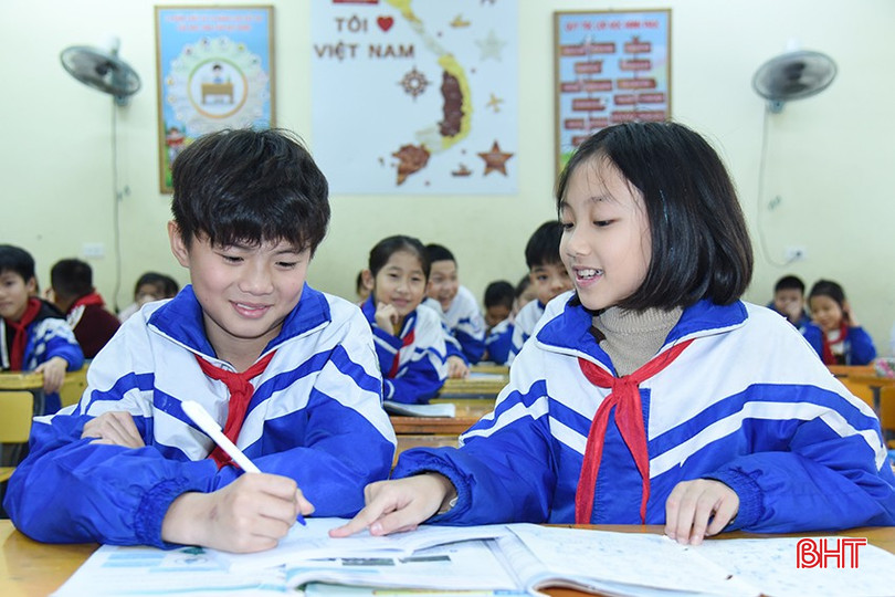 Hà Vy luôn cùng học, cùng chơi với các bạn. bqbht_br_dsc-3737-copy.jpg