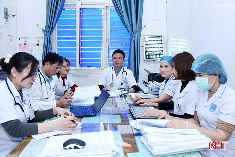 Đội ngũ y bác sỹ khoa luôn tích cực học hỏi nâng cao tay nghề trong chăm sóc, điều trị cho bệnh nhân… bqbht_br_dssc-3272.jpg