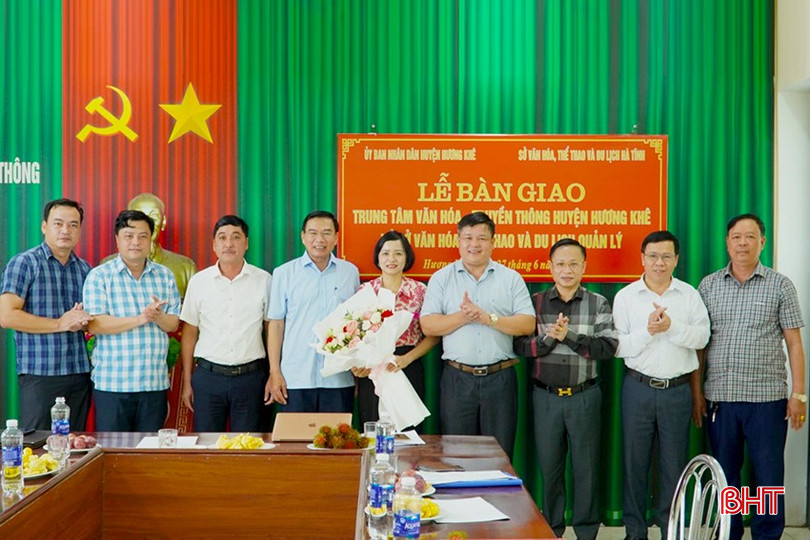 Lễ bàn giao và tiếp nhận tại huyện Hương Khê. bqbht_br_z6748220201540-085103fe5e4f20336b0edd85b54eeac5.jpg