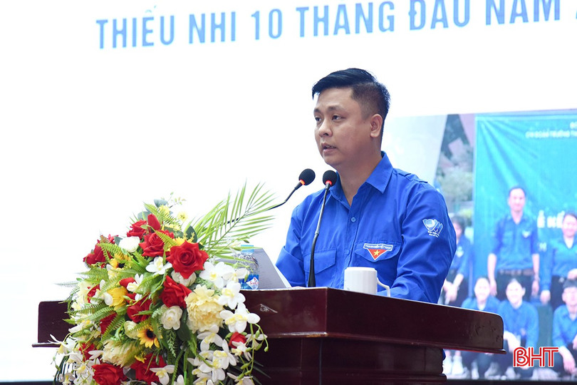 Bí thư Huyện đoàn Võ Thanh Bình báo cáo kết quả công tác đoàn và phong trào thanh niên từ đầu năm đến nay. bqbht_br_dsc-7162-copy.jpg