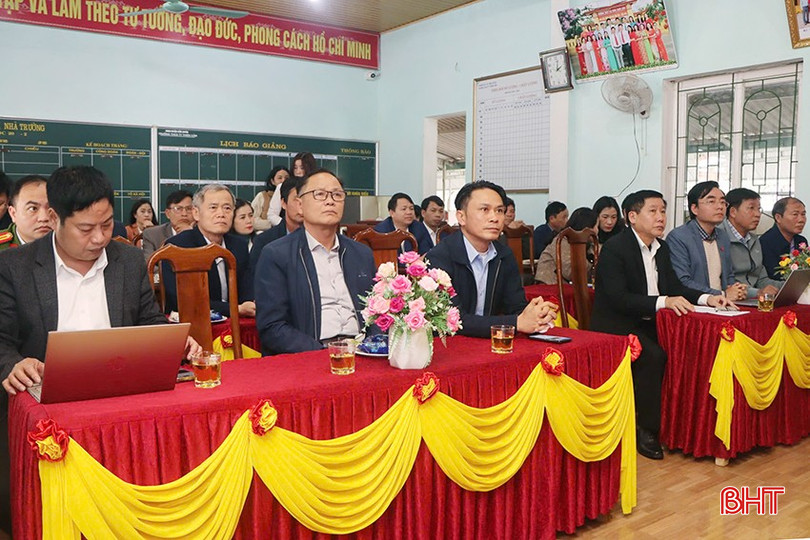 Chi bộ Trường THCS - Trạm Y tế thị trấn Thiên Cầm là một trong những đơn vị đầu tiên của huyện tổ chức sinh hoạt chuyên đề. bqbht_br_anhh222-copy.jpg