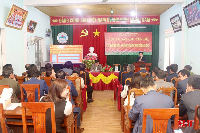 Để chuyên đề triển khai dễ nhớ, dễ hiểu, Chi bộ Trường THCS - Trạm Y tế thị trấn Thiên Cầm xây dựng powerpoint trình chiếu hình ảnh, thông tin gọn, rõ và vừa trình chiếu vừa thuyết trình. bqbht_br_anhhhh1111-copy.jpg