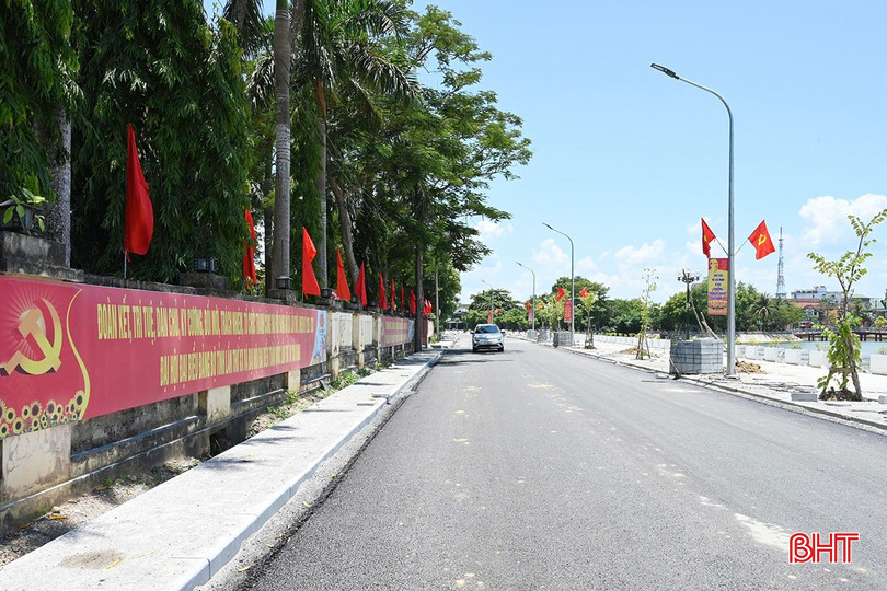 Hương Khê phấn đấu mục tiêu xây dựng xã nông thôn mới nâng cao theo hướng đô thị văn minh, hiện đại trong chặng đường mới. bqbht_br_dsd.jpg
