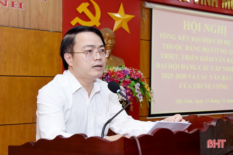 Trưởng ban Tuyên giáo Đảng ủy Khối Trần Công Hoan quán triệt một số văn bản mới của Trung ương. Trưởng ban Tuyên giáo Đảng ủy Khối Trần Công Hoan quán triệt một số văn bản mới của Trung ương.