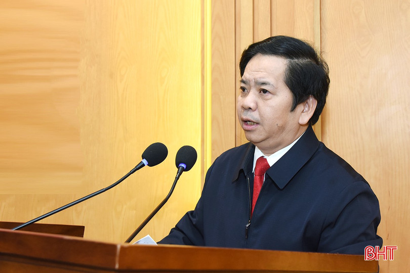 Phó Trưởng ban Thường trực Ban Tuyên giáo Tỉnh ủy Bùi Nhân Sâm báo cáo kết quả năm 2024. bqbht_br_dsc-8975-copy.jpg
