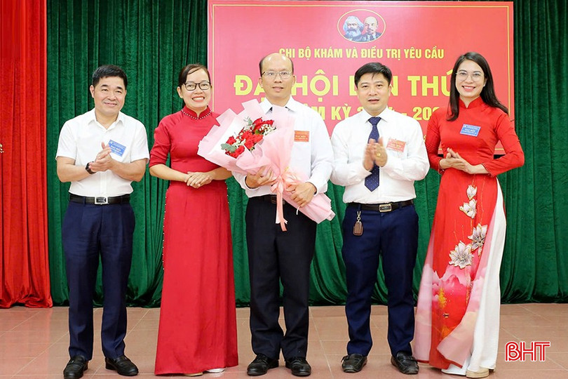 Chi bộ Khoa Khám và Điều trị yêu cầu được Đảng bộ Bệnh viện Đa khoa tỉnh chọn tổ chức đại hội điểm. bqbht_br_anh-12-copy.jpg