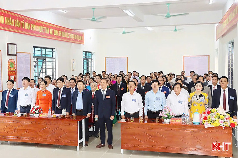 Đại hội chi bộ Tổ dân phố 8, thị trấn Đức Thọ. Đại hội chi bộ Tổ dân phố 8, thị trấn Đức Thọ.