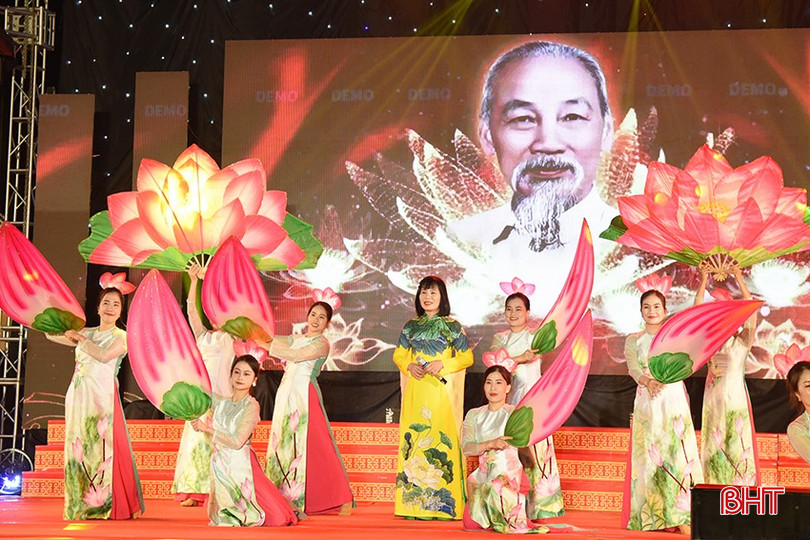 Các ca khúc hát về Bác, về Đảng quang vinh.