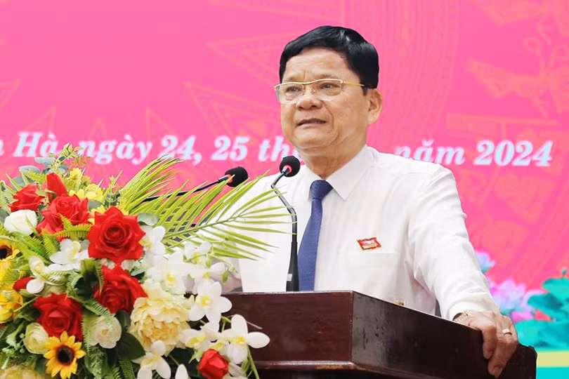 Phó Bí thư Thường trực Huyện ủy - Chủ tịch HĐND huyện Nguyễn Văn Thắng phát biểu khai mạc kỳ họp.