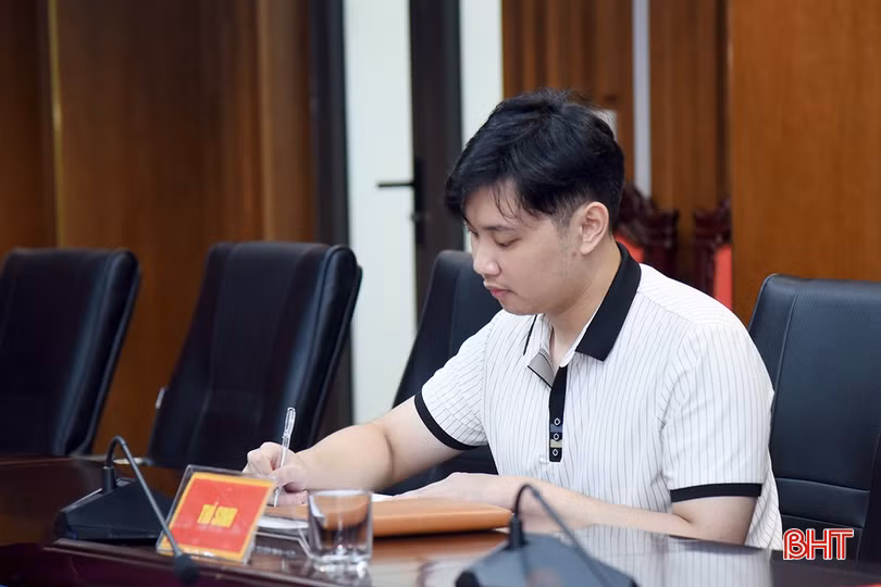 Thí sinh dự tuyển tham dự vòng thi phỏng vấn.