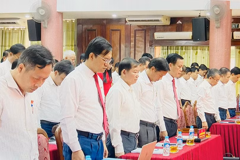 Trước khi bắt đầu Kỳ họp, các đại biểu đã dành phút mặc niệm để tưởng nhớ Tổng Bí thư Nguyễn Phú Trọng.