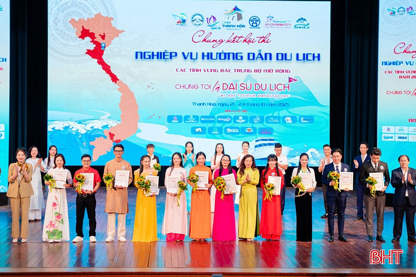 Komitet organizacyjny przyznał uczestnikom nagrody pocieszenia, spośród których delegacja Ha Tinh otrzymała 2 nagrody pocieszenia. Ban tổ chức trao giải cho các thí sinh đạt giải khuyến khích, trong đó đoàn Hà Tĩnh có 2 giải khuyến khích.