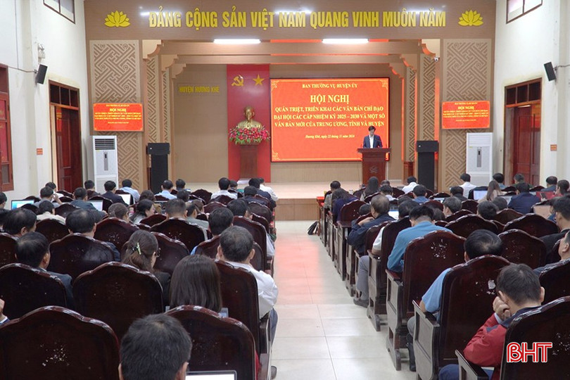 Bám sát, cụ thể hóa các văn bản của trung ương, tỉnh, Đảng bộ huyện Hương Khê bổ sung thêm các nội dung kiểm điểm phù hợp với nhiệm vụ của địa phương để triển khai đồng bộ đến cơ sở. bqbht_br_ssss.jpg