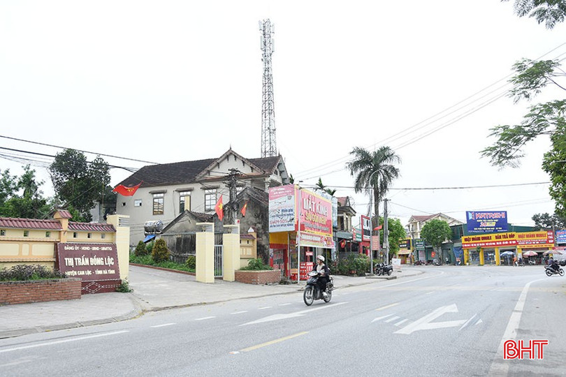 Trung tâm hành chính - chính trị của ĐVHC cơ sở mới phải ở nơi có vị trí địa lý thuận lợi, hạ tầng kinh tế - xã hội đồng bộ, nhất là hệ thống giao thông phát triển... bqbht_br_dsc-7157-copy.jpg