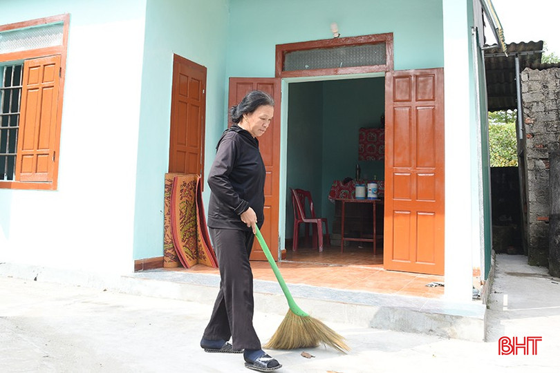 Hơn 1.300 hộ nghèo trên địa bàn Thạch Hà được hỗ trợ tiền điện. Hơn 1.300 hộ nghèo trên địa bàn Thạch Hà được hỗ trợ tiền điện.