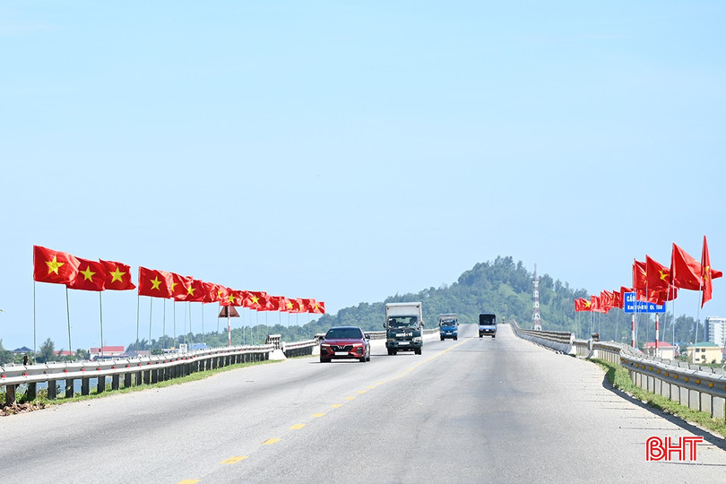 Trang trí cổ động trực quan được các địa phương đặc biệt quan tâm, nhằm tạo khí thế sôi nổi cho ngày hội lớn. bqbht_br_dsc-00f33.jpg