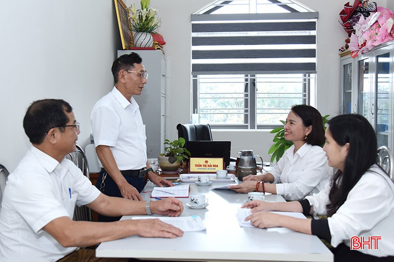 Ông Ty phát biểu ý kiến tại một cuộc hội ý triển khai nhiệm vụ. bqbht_br_dsc-4718-copy.jpg