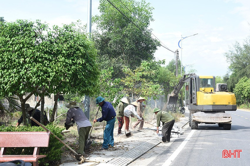 Người dân thôn Vạn Đò càng phát huy tinh thần đoàn kết, hăng hái thi đua xây dựng NTM. sDSC_9678.jpg