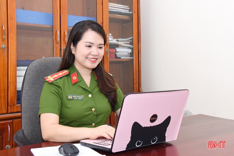 Đại úy Đặng Thanh Ngà - Công an phường Thạch Quý (TP Hà Tĩnh) tâm huyết tham gia cuộc thi. bqbht_br_dsc-654aaa2-copy.jpg