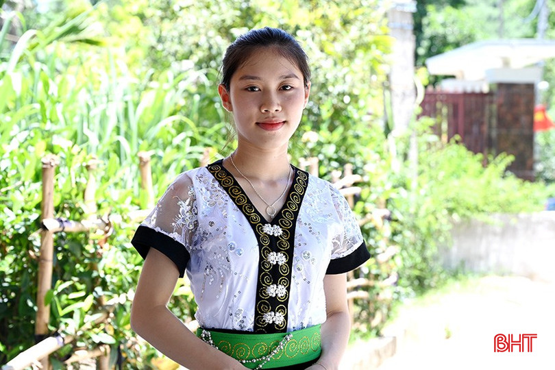 Chân dung nữ sinh dân tộc Thái - Phan Thị Hà. bqbht_br_dsc-83d45.jpg