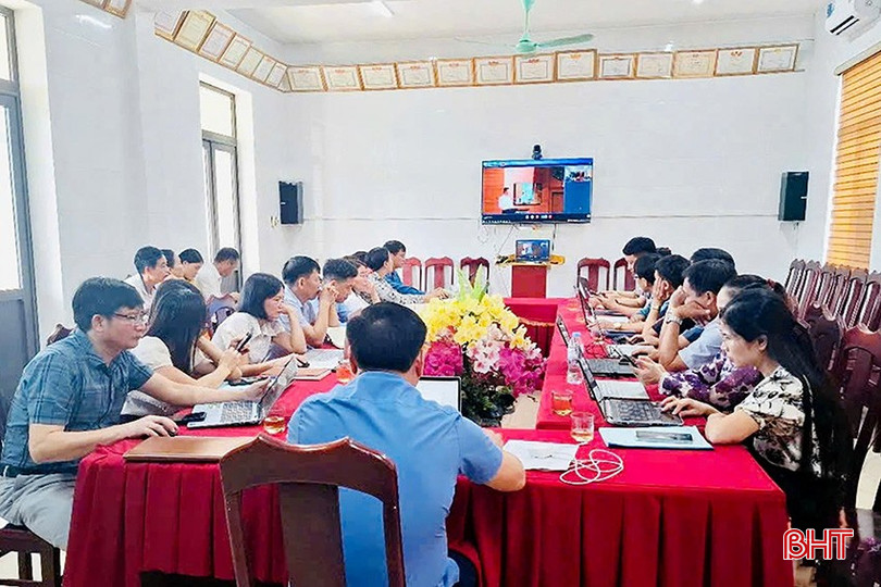 Điểm cầu trực tuyến xã Mai Hoa. bqbht_br_z6746450322207-c48a509a90ca6444a02b2968d4b78f62.jpg