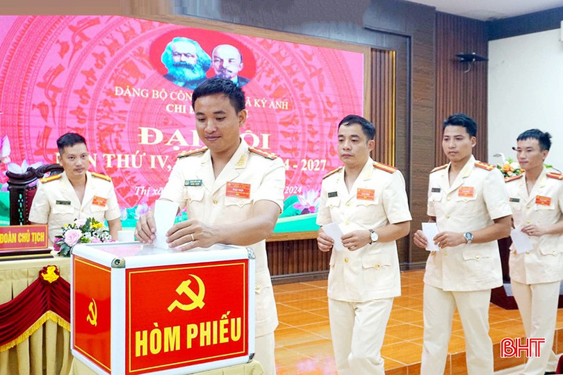 Chi bộ An ninh (Đảng bộ Công an TX Kỳ Anh) tổ chức đại hội chi bộ điểm vào chiều 17/9. 460173087_2762364150596972_9194201484814560722_n.jpg