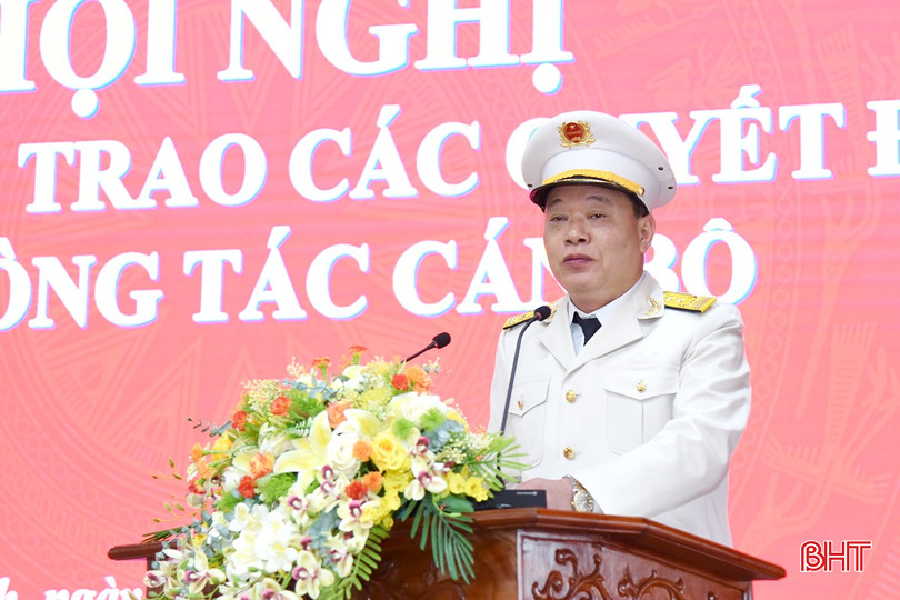 Chi cục trưởng Chi cục Thuế khu vực XI Trương Quang Long phát biểu giao nhiệm vụ. bqbht_br_dsc-5021-copy.jpg