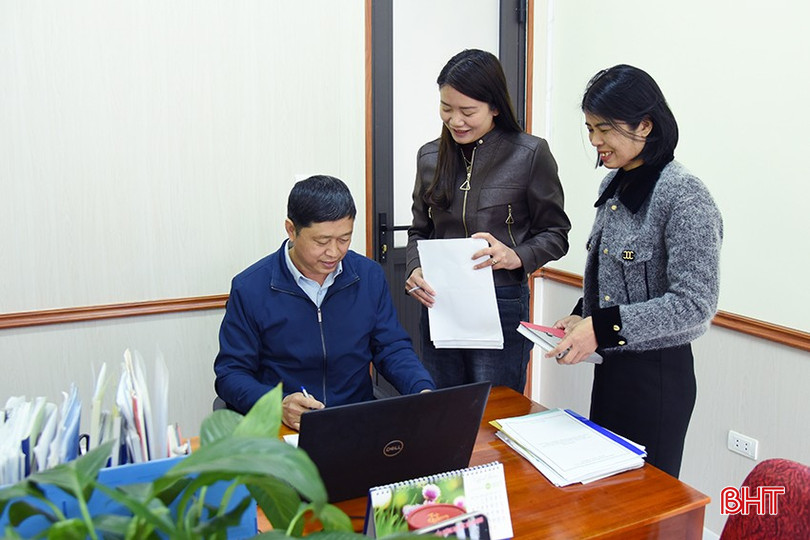 Tinh thần đồng thuận của các tầng lớp nhân dân, khí thế trong đội ngũ cán bộ, công chức sẽ là động lực quan trọng để thị trấn Đồng Lộc khơi thông điểm nghẽn. Tinh thần đồng thuận của các tầng lớp nhân dân, khí thế trong đội ngũ cán bộ, công chức sẽ là động lực quan trọng để thị trấn Đồng Lộc khơi thông điểm nghẽn.