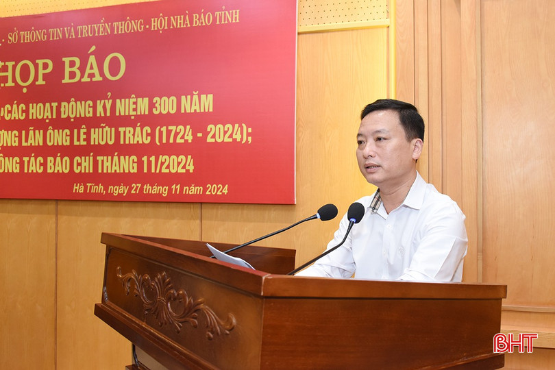 Giám đốc Sở TT&TT Đậu Tùng Lâm báo cáo hoạt động tuyên truyền, báo chí tháng 11/2024. bqbht_br_dsc-8105-copy.jpg