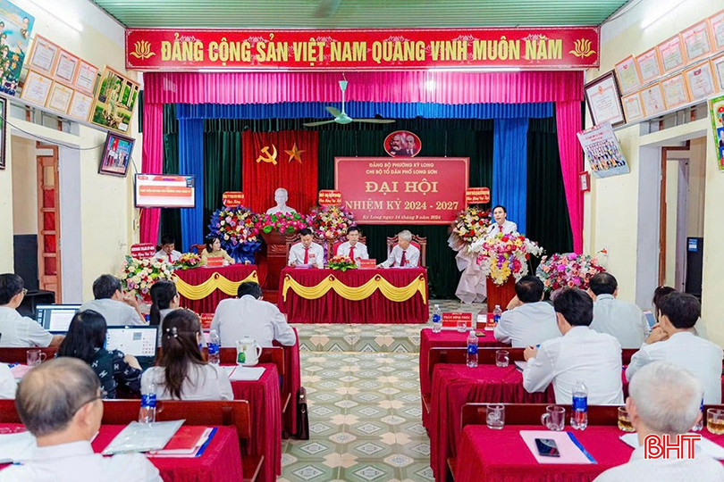 Nhiều chi bộ thuộc đảng bộ cơ sở ở thị xã Kỳ Anh ứng dụng công nghệ thông tin trong thực hiện các nội dung đại hội. z5861751374981_a1c0229fd2ed17941e6552604d2d9d3a.jpg
