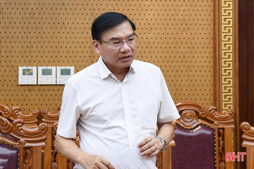Phó Giám đốc Sở VH-TT&DL Trần Xuân Lương chia sẻ một số nội dung liên quan đến công tác chuẩn bị hội thi cấp tỉnh. DSC_7386 scopy.jpg