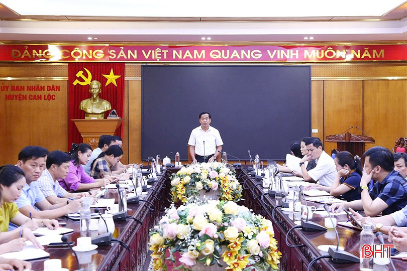 Tổ công tác trực tiếp tổ chức vận hành thử nghiệm xã Can Lộc (mới) họp bàn phân công nhiệm vụ. bqbht_br_add.jpg