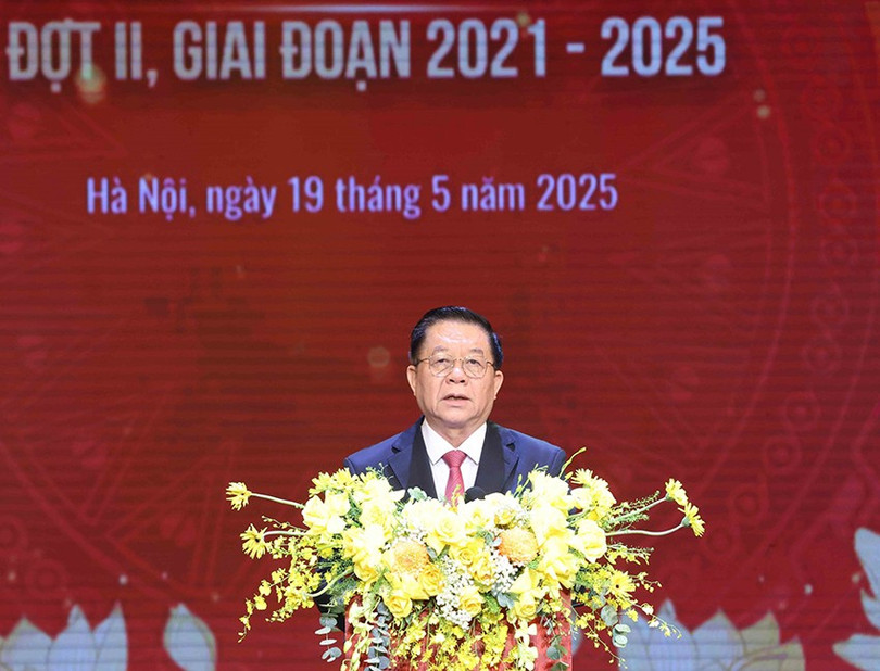 Trưởng ban Tuyên giáo và Dân vận Trung ương Nguyễn Trọng Nghĩa phát biểu tại buổi lễ. Ảnh Phương Hoa/TTXVN. vnapotalletraogiaithuongcactacphamvehocvalamtheochutichhochiminh8042159-17476670860051590694725.jpg