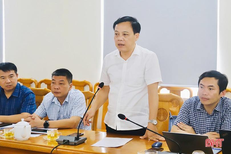 Chủ tịch UBND huyện Thạch Hà Nguyễn Văn Khoa kiến nghị một số nội dung tại buổi làm việc. bqbht_br_4.jpg