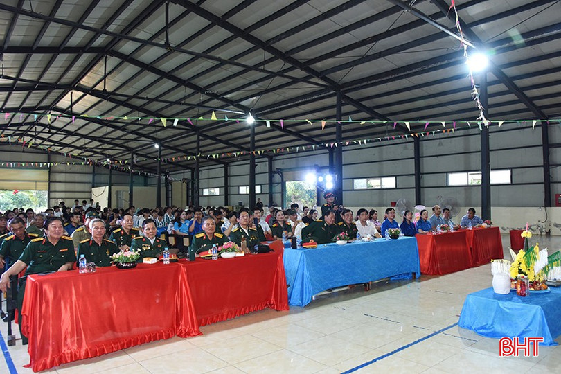 Tại Trường Đại học Hà Tĩnh hiện có gần 200 lưu học sinh Lào theo học. Vui Tết Bunpimay là hoạt động được tổ chức thường niên, dành cho các lưu học sinh đang theo học tại nhà trường.