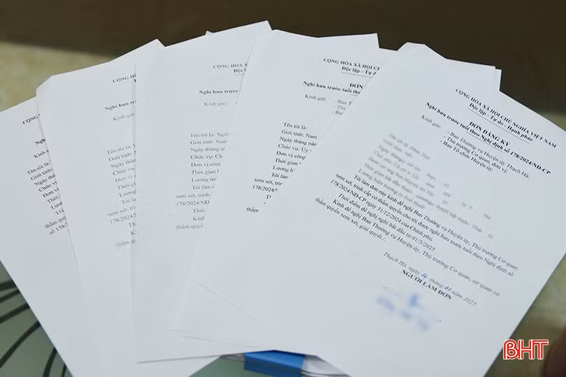 Ở Hà Tĩnh, hiện tại đã có rất nhiều lá đơn xin nghỉ hưu trước tuổi gửi đến cơ quan chức năng để tạo thuận lợi cho việc sắp xếp, tinh gọn bộ máy.