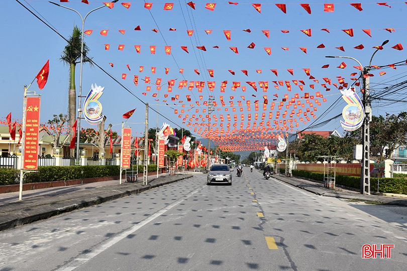 Mai Phụ rực rỡ cờ hoa, băng rôn đón chào năm mới. bqbht_br_dsc-4885-copy.jpg