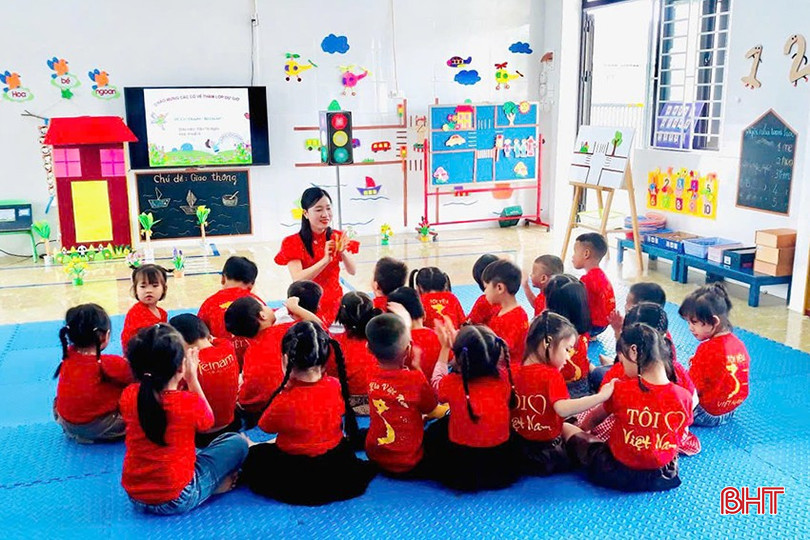 Một tiết dạy của cô Trần Thị Ngân, giáo viên Trường Mầm non Cẩm Quang (Cẩm Xuyên). bqbht_br_h4-copy.jpg
