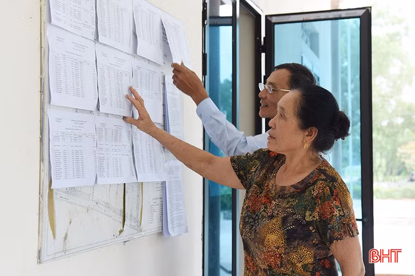 Phương án được thông báo trên phương tiện truyền thông đại chúng, hệ thống truyền thanh cơ sở, qua mạng xã hội và niêm yết tại các trụ sở, hội quán khu dân cư để trưng cầu rộng rãi ý kiến Nhân dân.