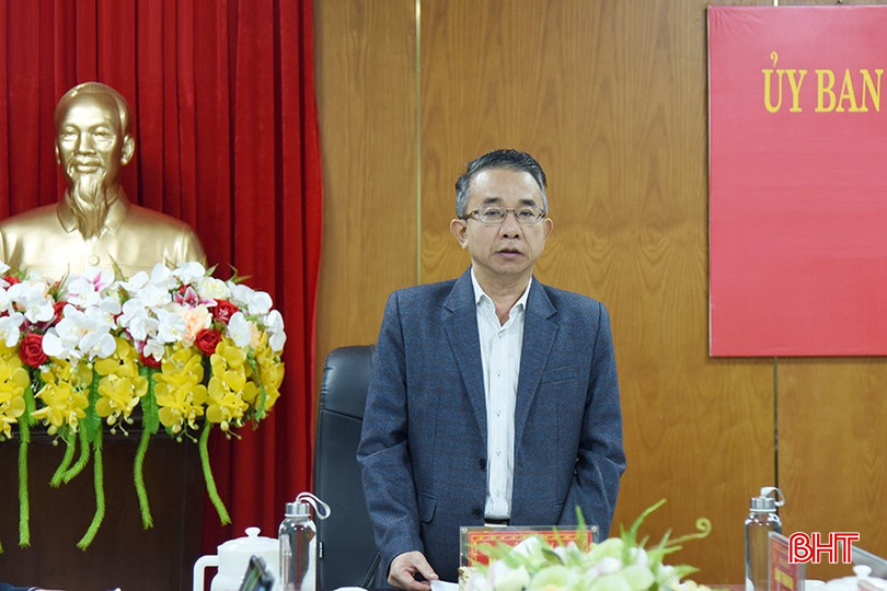 Đồng chí Hà Văn Trọng - Chủ nhiệm UBKT Tỉnh ủy chủ trì kỳ họp. bqbht_br_dsc-8493-copy.jpg