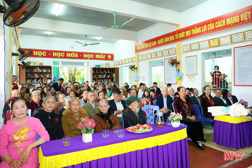 Dịp Tết Bính Ngọ 2026, xã Toàn Lưu có 316 người cao tuổi được chúc thọ, mừng thọ, trong đó có 13 cụ trên 100 tuổi, 3 cụ tròn 100 tuổi, còn lại là từ 70 - 95 tuổi.