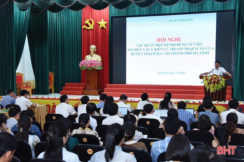 Phó Bí thư Thường trực Huyện ủy Thạch Hà Nguyễn Văn Thắng phát biểu chỉ đạo một số nội dung tại hội nghị. DSC_2129 copy.jpg