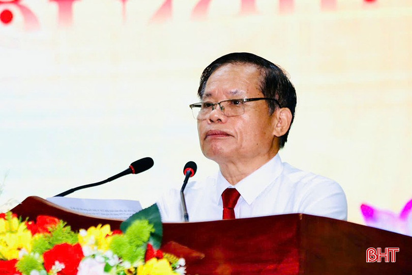 Chủ tịch Hội NCT huyện Thạch Hà Nguyễn Lương Lĩnh báo cáo kết quả hoạt động 5 năm qua. cb08cea8-7460-494d-b82b-b02e0093e6f7.jpeg