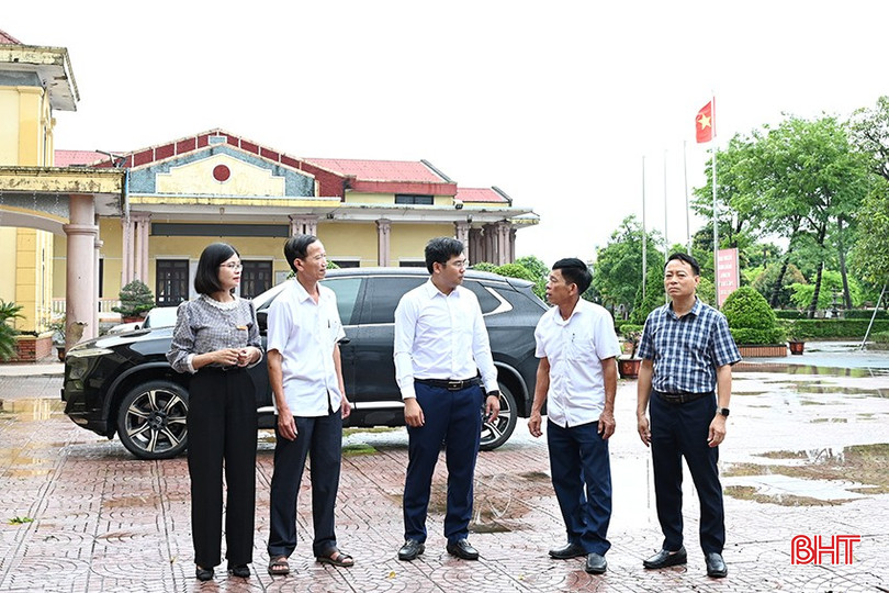 Tổ công tác trực tiếp vận hành thử nghiệm xã Thạch Lạc đã phối hợp với xã Tượng Sơn tập trung khảo sát, rà soát cơ sở vật chất, hạ tầng kỹ thuật… bqbht_br_dsccd-6518.jpg