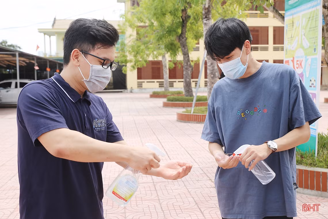 Những khoảnh khắc khó quên trong Kỳ thi tốt nghiệp THPT ở Hà Tĩnh