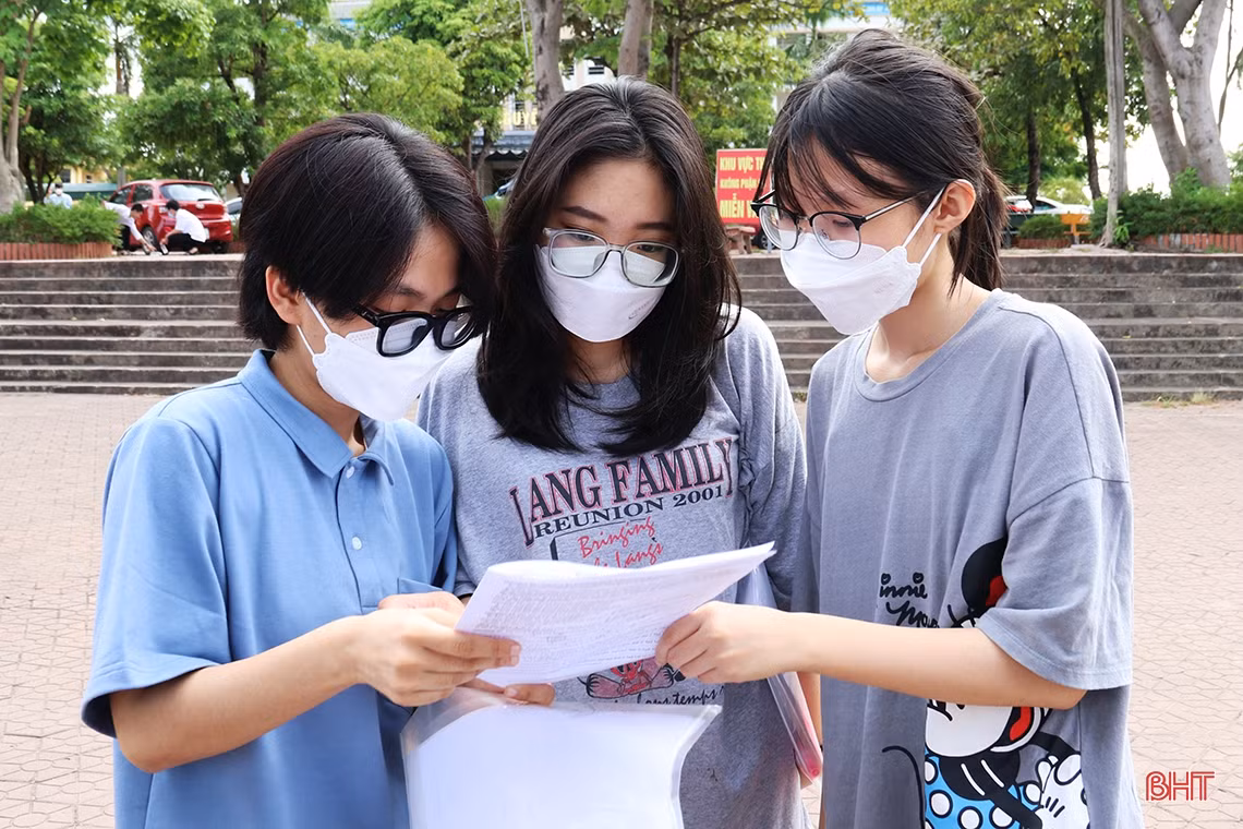 Những khoảnh khắc khó quên trong Kỳ thi tốt nghiệp THPT ở Hà Tĩnh