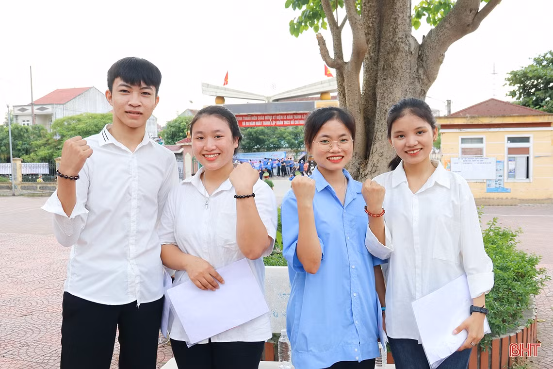 Những khoảnh khắc khó quên trong Kỳ thi tốt nghiệp THPT ở Hà Tĩnh