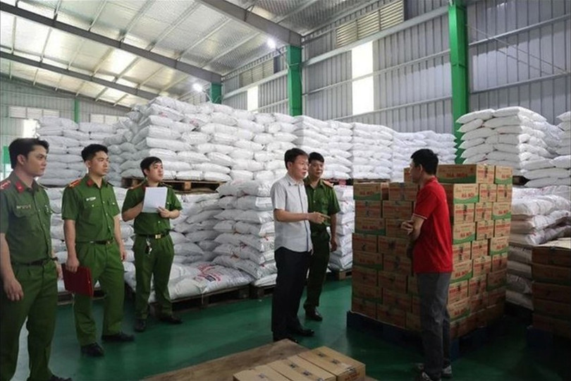Công an tỉnh Phú Thọ vừa triệt phá cơ sở sản xuất dầu ăn, mì chính, hạt nêm và bột canh giả. Ảnh: Internet. phu-tho-698.jpg